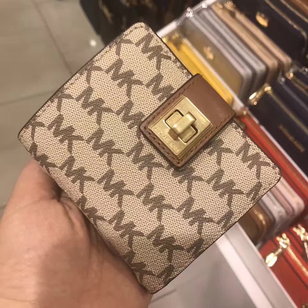 Michael Kors small wallet NWT